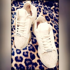 💻 Juicy Couture Luxury Rhinestone Sneakers 💻